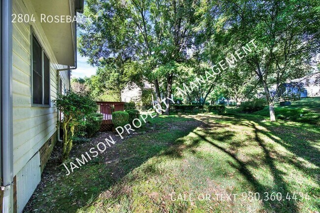 Building Photo - 2804 Rosebay Ct