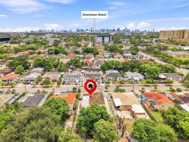 Building Photo - 402 NW 44th Ave