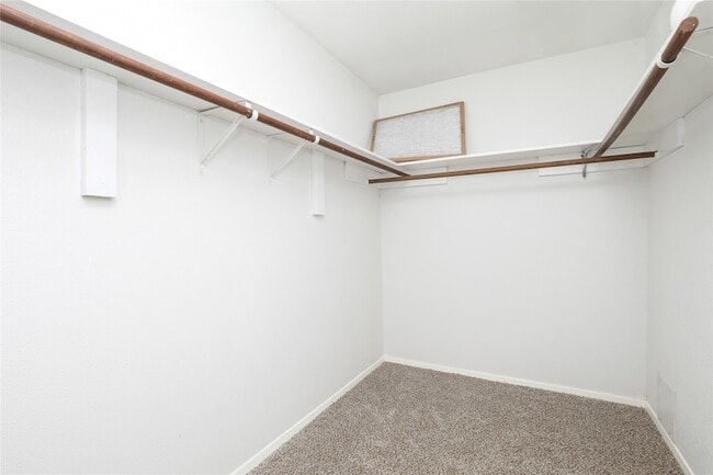 Building Photo - 2703 Heritage Colony Dr