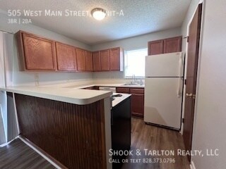 Building Photo - 505 W Main St