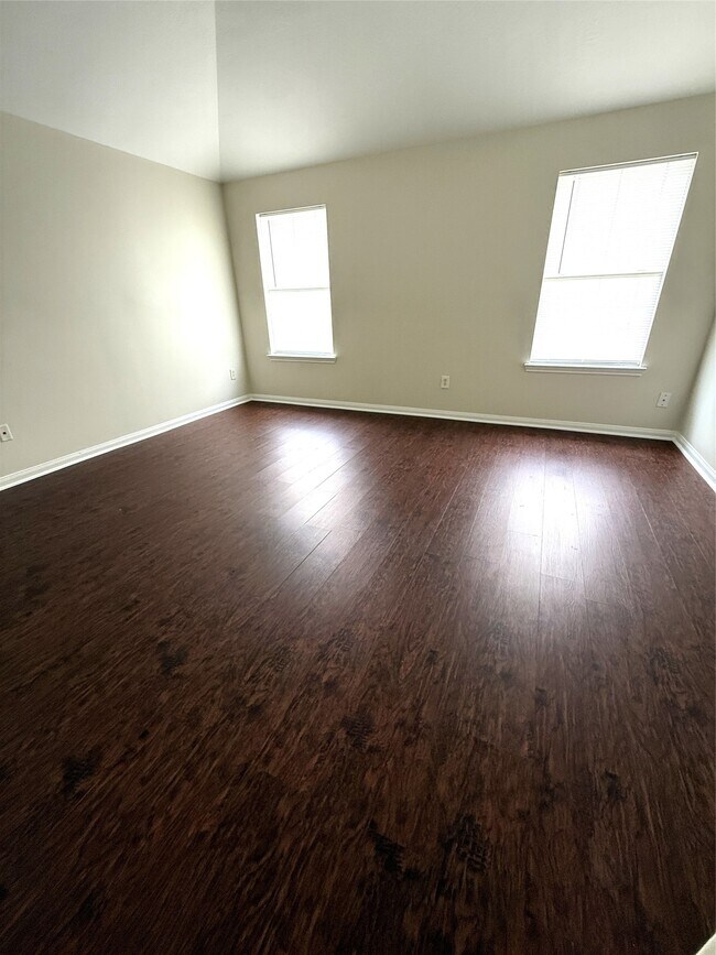 Building Photo - 6023 Barany Ct