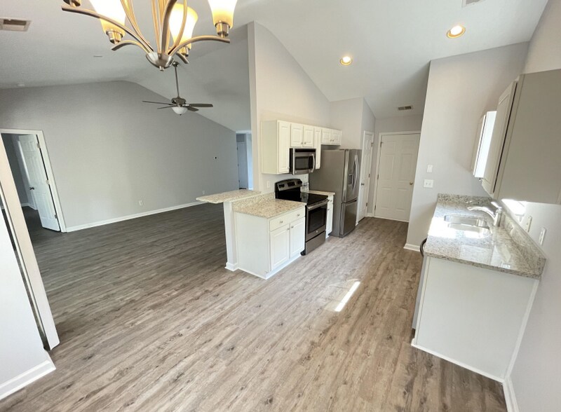 Building Photo - 4996 Southgate Pkwy