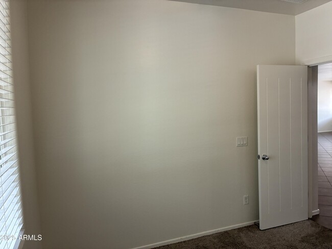 Building Photo - 11749 W Chase Ln