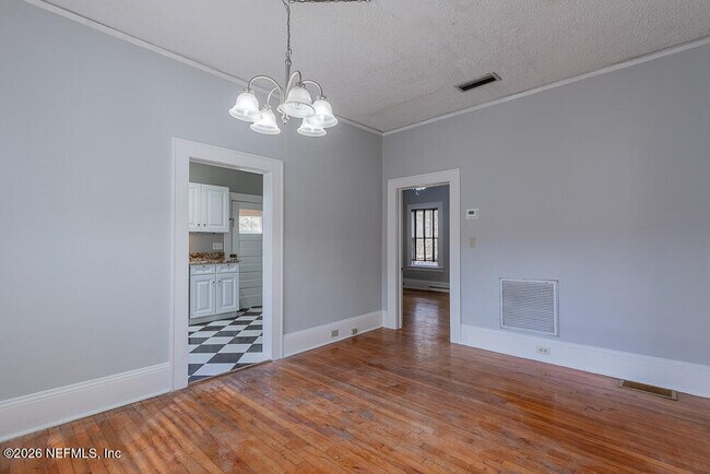 Building Photo - 1072 Brown St