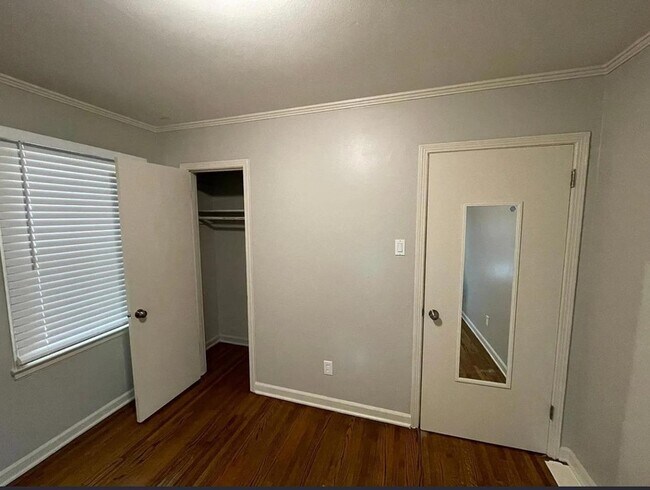 Building Photo - 1653 Colonial Rd