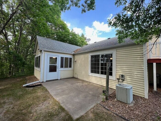 Building Photo - End Unit Single Level Townhouse, New Floor...