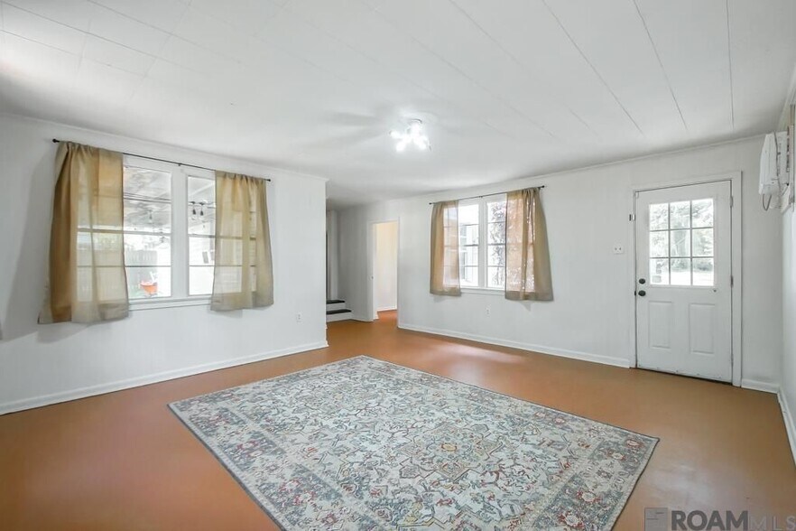 Building Photo - 110 St Jude St