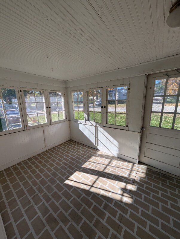 Building Photo - 14837 Keating Ave