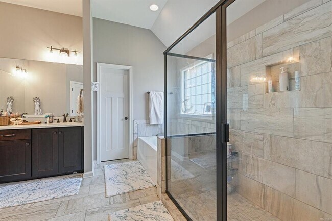 Building Photo - 905 Overture Dr