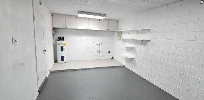Building Photo - 126 Fiesta Dr