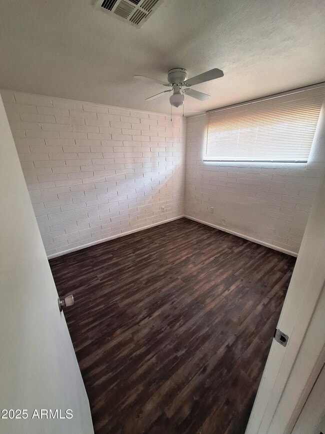 Building Photo - 1317 N 48th Pl