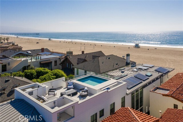 Building Photo - 2428 The Strand