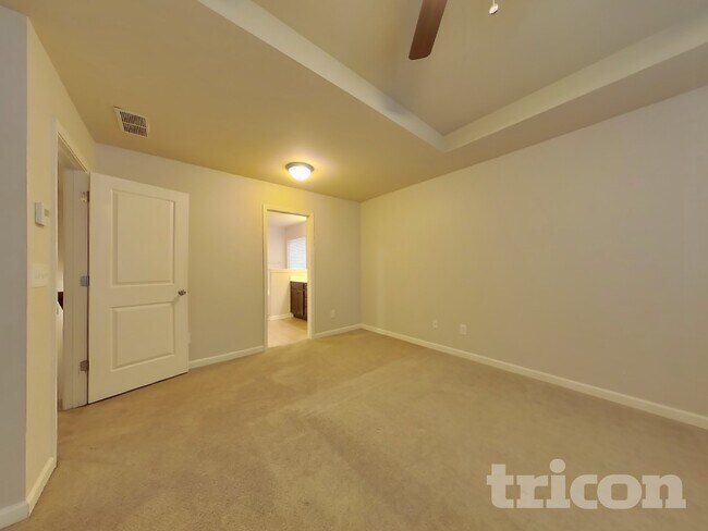 Building Photo - 2500 Wingfield Dr SW