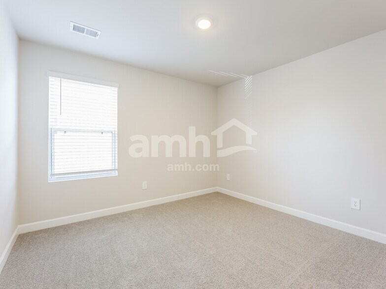 Building Photo - 307 Granby Trl