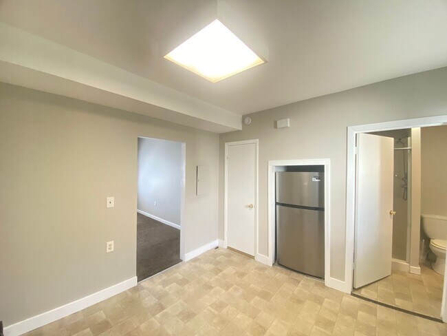 Building Photo - 7 Commercial St