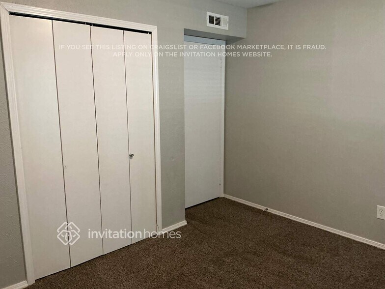 Building Photo - 421 Kingsbridge Dr