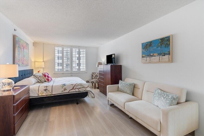 Building Photo - 3301 S Ocean Blvd