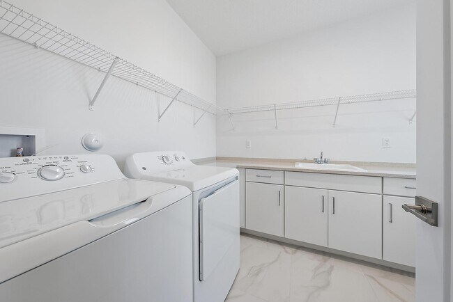Building Photo - 20471 Southernwood Ave