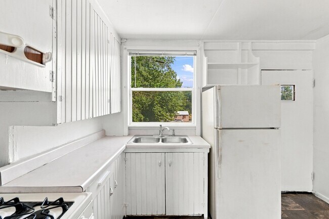 Building Photo - 904 Willsie Ave