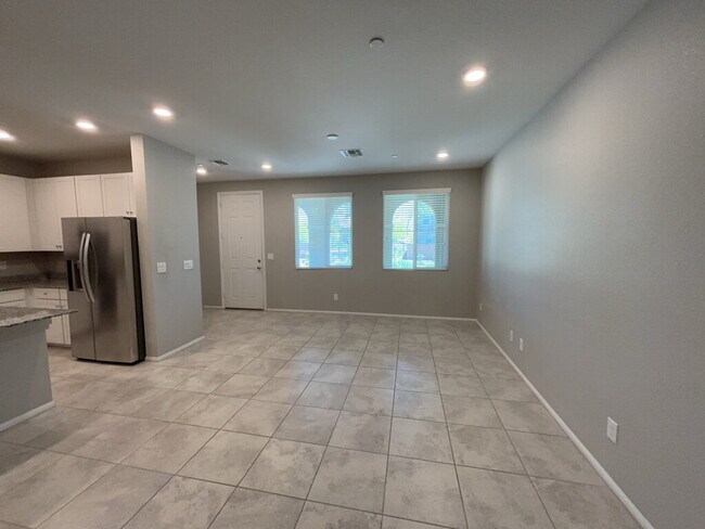 Building Photo - Stunning 3-Bed Oasis in North Las Vegas with Granite Countertops & Spacious Living!