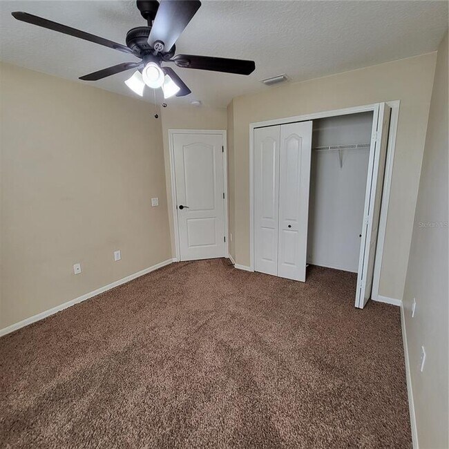 Building Photo - 25903 Bloomsbury Ct