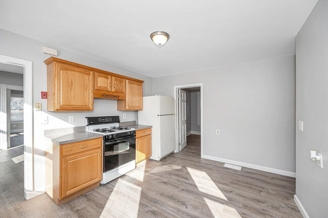 Building Photo - 62 W 3rd St