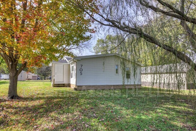 Building Photo - 705 N Cayuga St