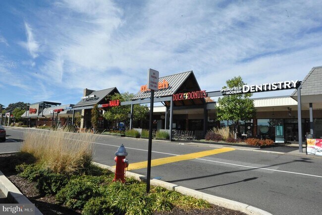 Building Photo - 5900 Surrey Hill Pl