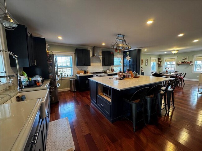 Building Photo - 73 Dye Hill Rd