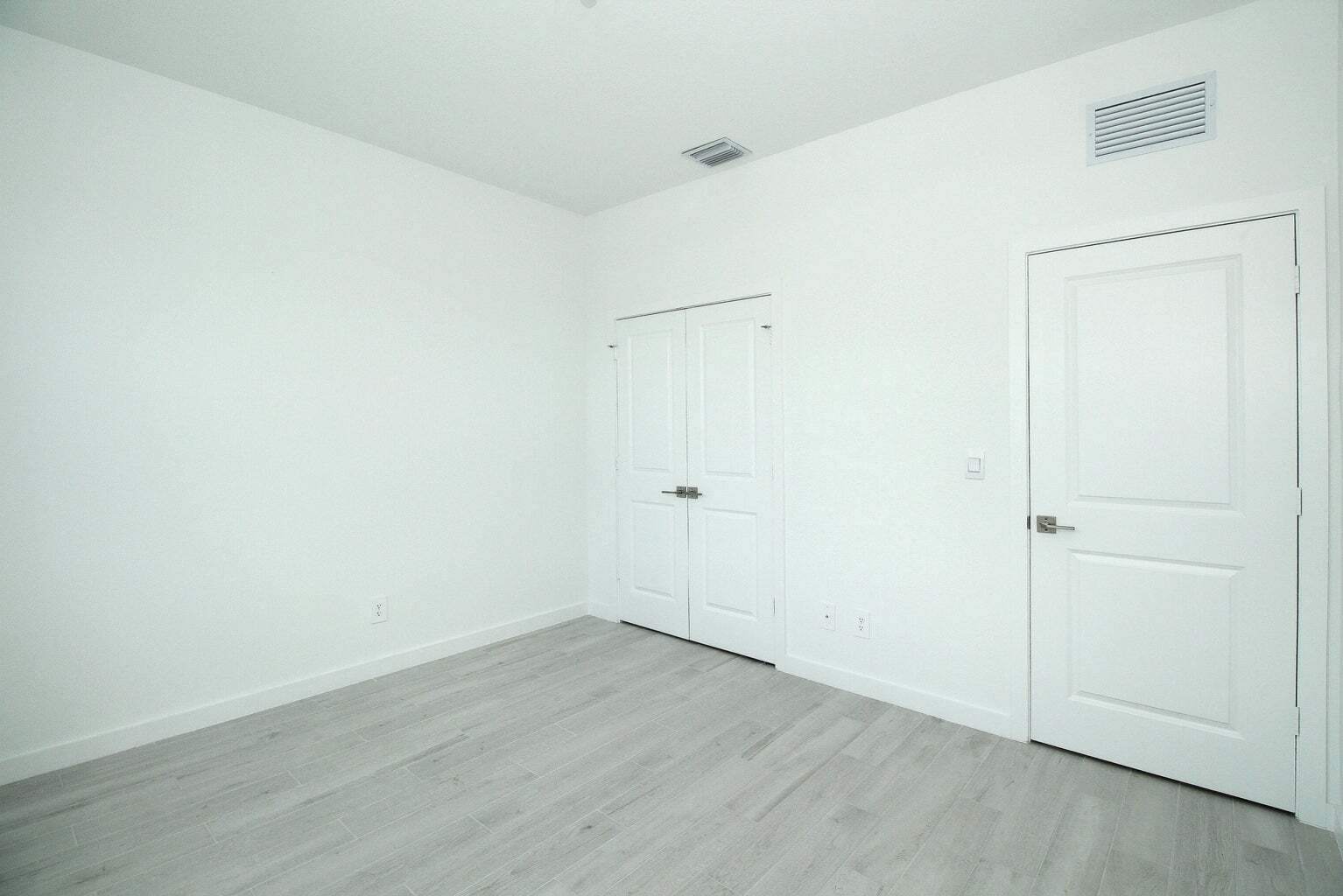 Building Photo - 5929 SE Skyblue Cir