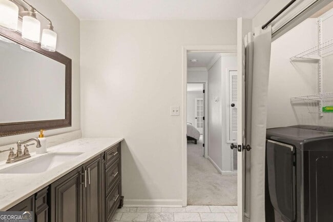 Building Photo - 24307 Plantation Dr NE