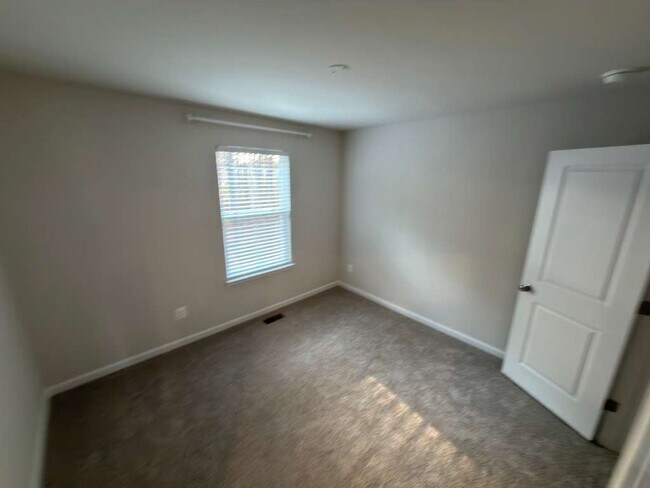 Building Photo - 8760 Whitman Dr