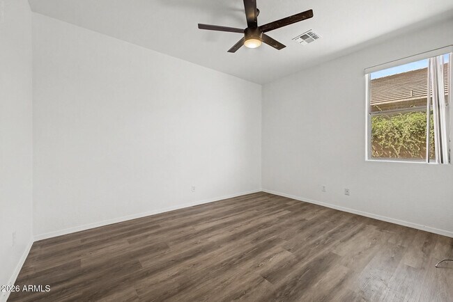 Building Photo - 4255 E Cherry Hills Dr