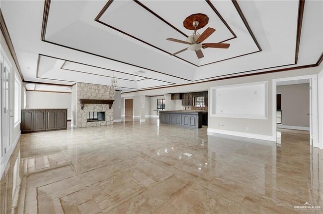 Building Photo - 9812 Las-Palmas Dr
