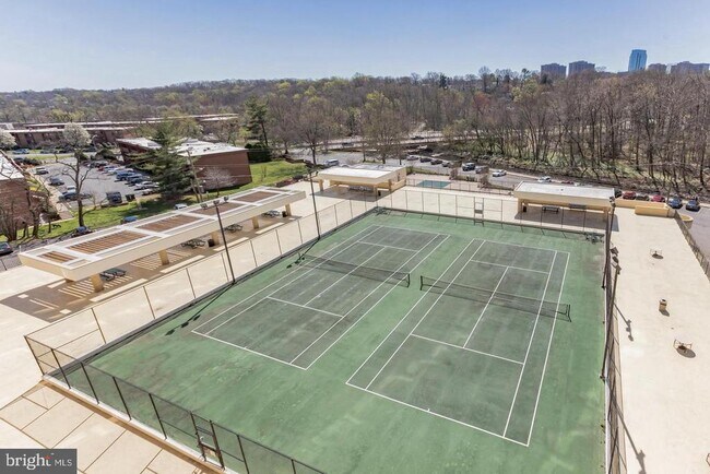 Building Photo - 4500 S Four Mile Run Dr