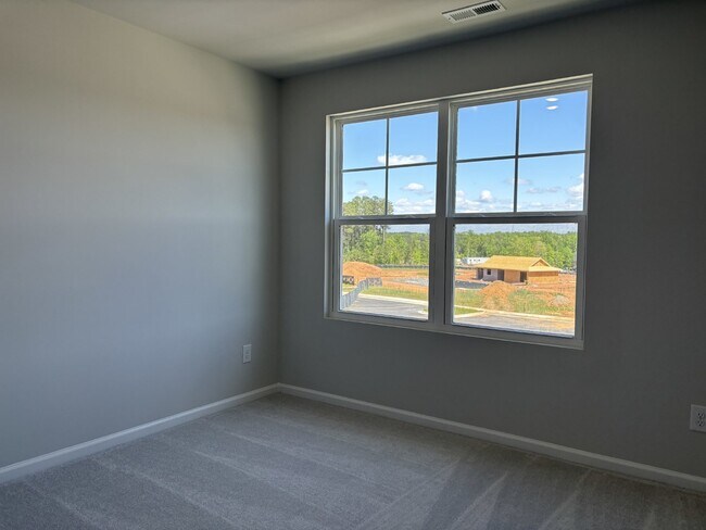 Building Photo - 318 Leland Crst Dr