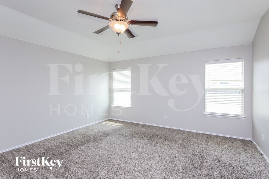 Building Photo - 2037 Cattle Creek Rd