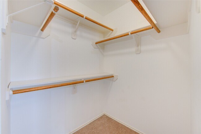 Building Photo - 1823 Usher Ct