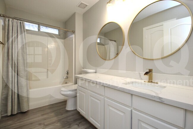 Building Photo - 44390 W McClelland Dr