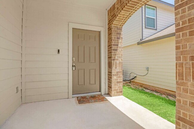 Building Photo - Charming 4-Bedroom Home in Redbird Ranch- HABC Accepted