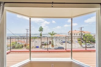 Building Photo - 3345 Columbia St