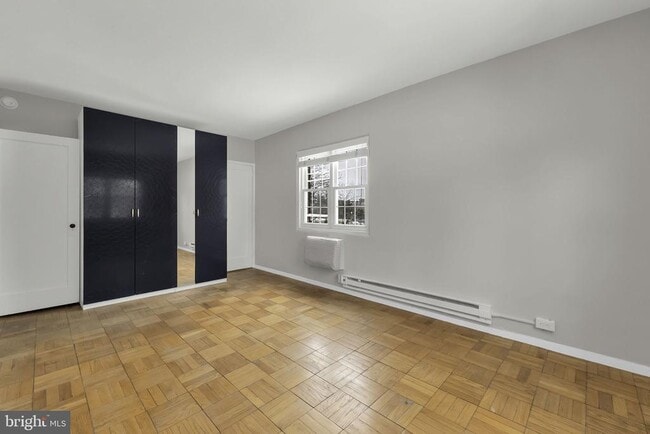 Building Photo - 1400 Martha Custis Dr