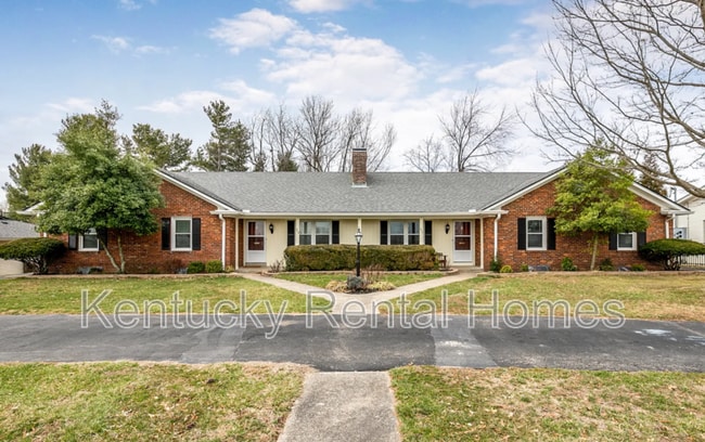 Primary Photo - 305 Lakeshore Dr