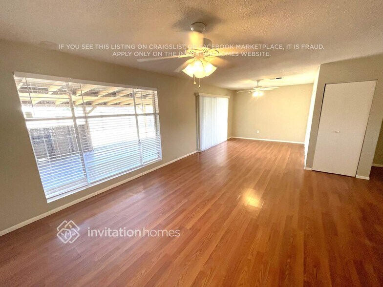 Building Photo - 9201 N 18th Ave