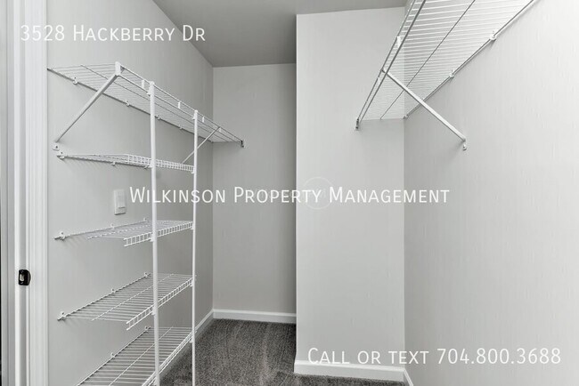 Building Photo - 3528 Hackberry Dr