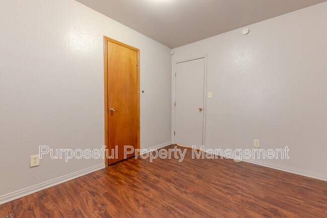 Building Photo - 2633 SW 68th St