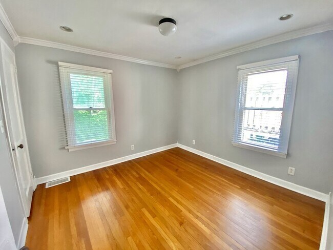 Building Photo - Adorable Remodeled 3 Bedroom Cape Cod!