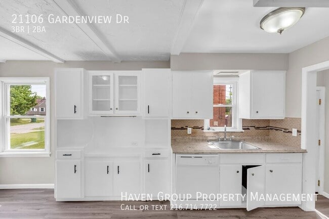 Building Photo - 21106 Gardenview Dr