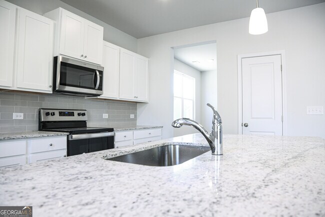 Building Photo - 19 Springwood Ln