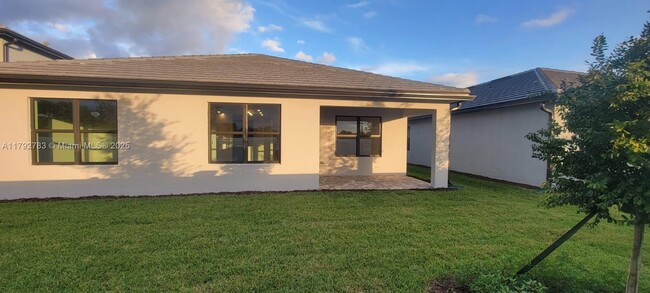 Building Photo - 2941 Hibiscus Ave